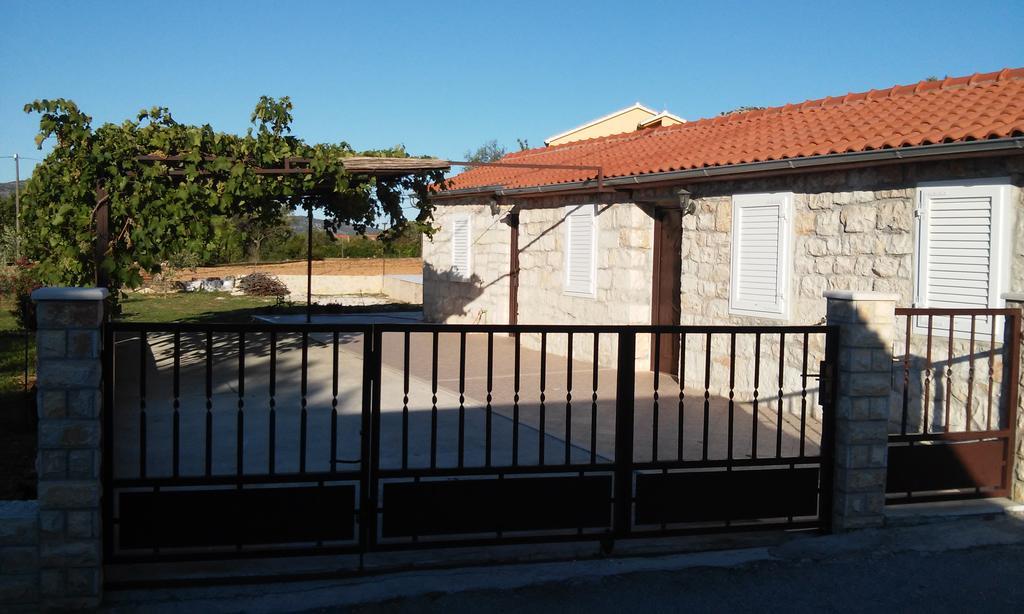 Vinka Apartments Seget Vranjica Exterior foto